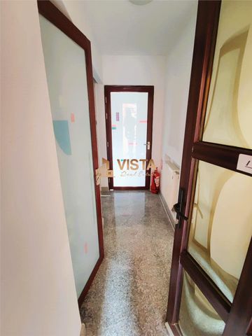Spatiu Pretabil Servicii, Zona Castelului - Fotografie 2