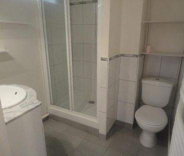 Location Appartement 2 pièces 57m² LYON 3ème - Photo 3