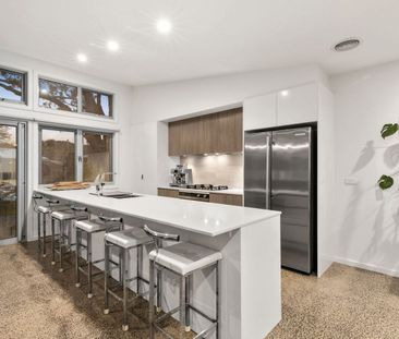Stylish Central Living - Photo 5