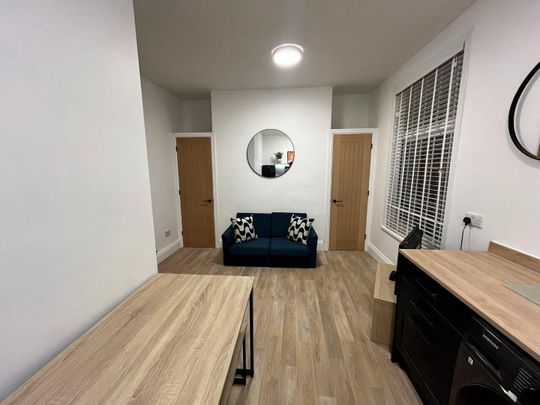 Pearson Road, Plymouth - Photo 1