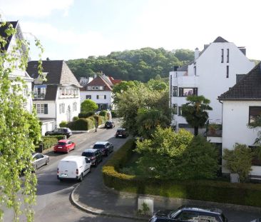 Düsseldorf-Grafenberg: 4-Zimmer-Wohnung mit Einbauküche, Balkon und... - Photo 4