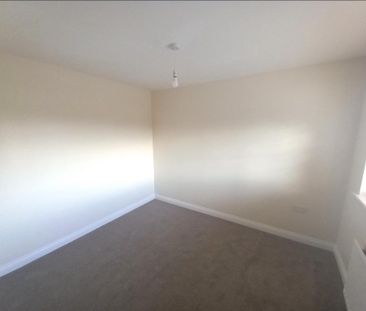 3 bedroom detached house to rent - Photo 2