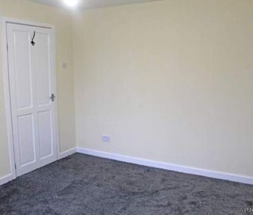 3 bedroom property to rent in Oldham - Photo 1