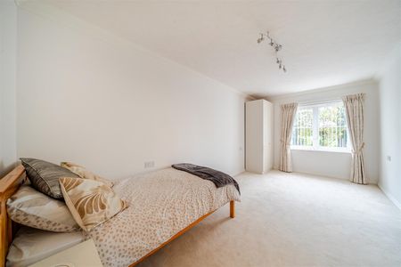 Greenacres Lodge, Warlingham - Photo 5