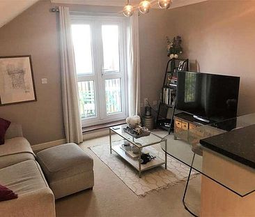 Lincoln Court, Denham Green, UB9 - Photo 2
