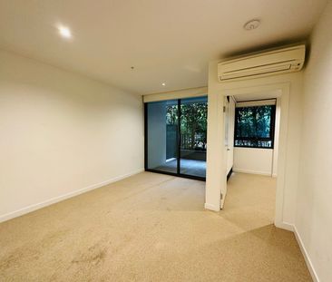 SPACIOUS TWO BEDROOM APARTMENT WITH FANTASTIC FACILITIES AROUND - Photo 4