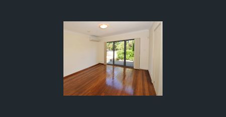 Kingsford - Oversized Townhouse - Photo 2