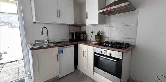 Dudley Avenue, Stanmore, HA3 - Photo 2