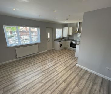 2 bedroom to let - Photo 1