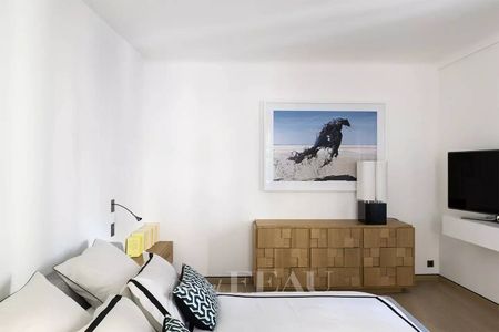 Location appartement, Paris 8ème (75008), 5 pièces, 194.75 m², ref 7368031 - Photo 2