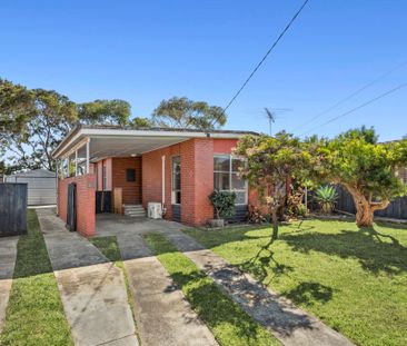 Refurbished, Three Bedroom Home - Local Schooling Precinct - Photo 6