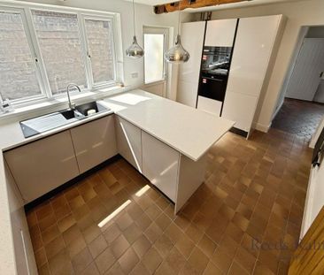 3 bedroom semi-detached house to rent - Photo 6