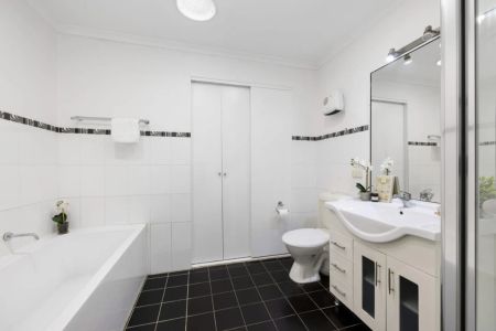 Character Home with Versatile Retreat - Photo 4