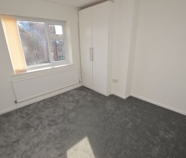 3 Bedroom Semi-Detached House - Photo 5