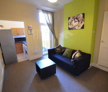 2 bedroom terraced house to rent - Photo 2