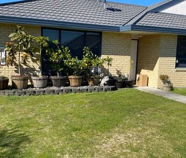 Family Home in a Private Setting - Photo 3