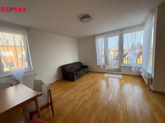 Byt 2+kk/balkon/sklep k dlouhodobému užívání - Fotografie 1