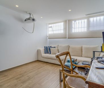 Townhouse in The Golden Mile - Photo 1