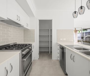 47 Weedbrook Street, Park Ridge, Qld 4125 - Photo 1