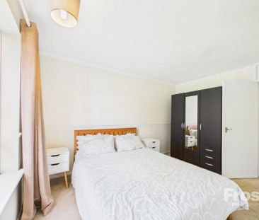 Courtlands, Maidenhead, Berkshire,SL6 - Photo 3
