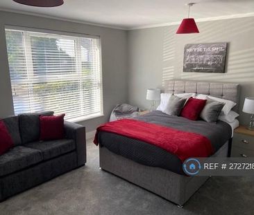 1 bedroom in a house share to rent - Photo 3