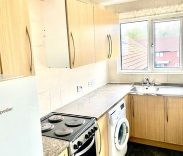 1 Bed Flat, Boultwood Road, E6 - Photo 3