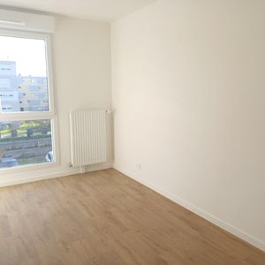 location Appartement T3 DE 63m² À CARRIERES SOUS POISSY - Photo 2