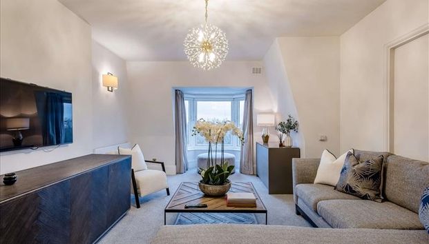 4 bedroom flat to rent - Photo 1