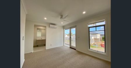 Townhouse in Central Warralily Location - Photo 2