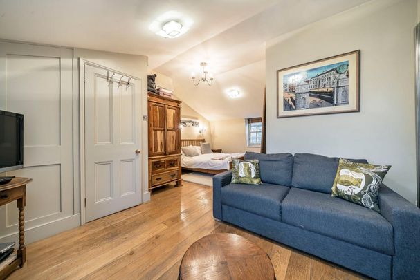 4 bedroom terraced house to rent - Photo 1