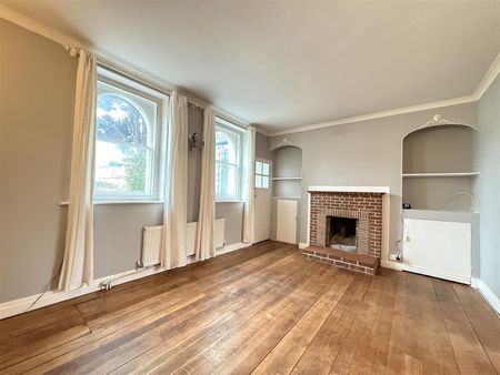 4 Bedroom House - Photo 3