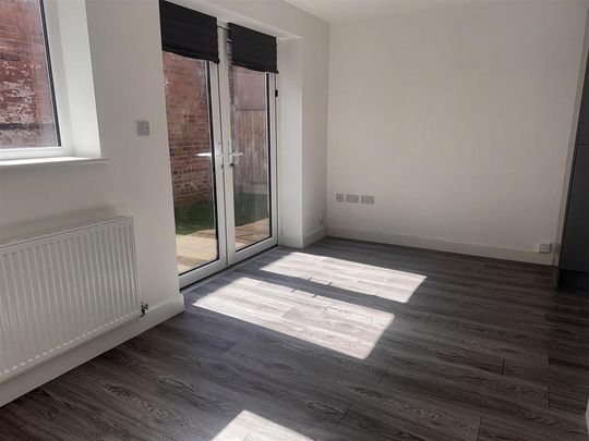 3 bedroom townhouse to rent - Photo 1