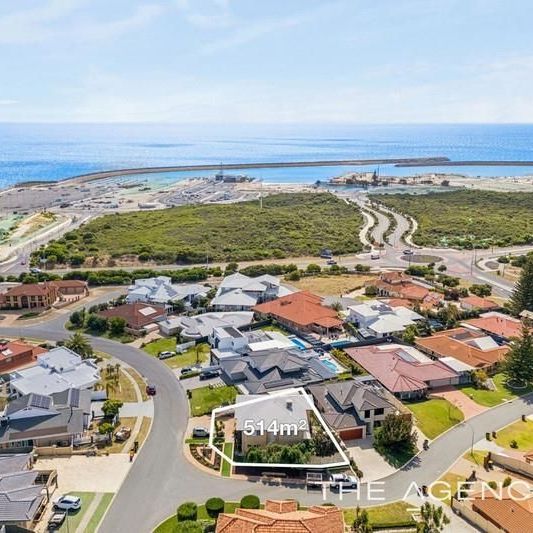 Coastal Charm Meets Modern Luxury - Photo 1