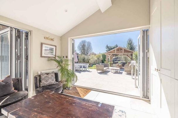 5 bedroom semi-detached house to rent - Photo 1