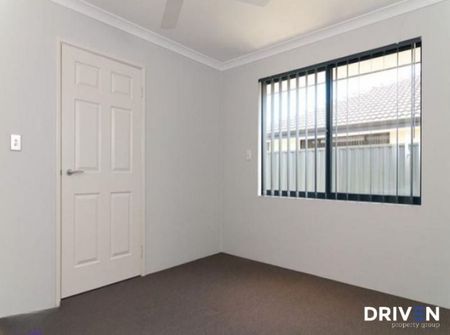 Spacious Family Home with Modern Comforts in High Wycombe - Photo 4