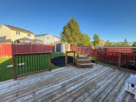 For Lease - 27 Lindsay Court, Barrie, Ontario - Photo 4