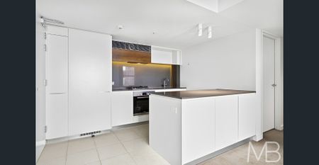 EXECUTIVE LIVING WITH STUDY & PANORAMIC WATERFRONT VIEWS - Photo 3