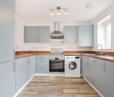 3 bedroom semi-detached house to rent - Photo 6