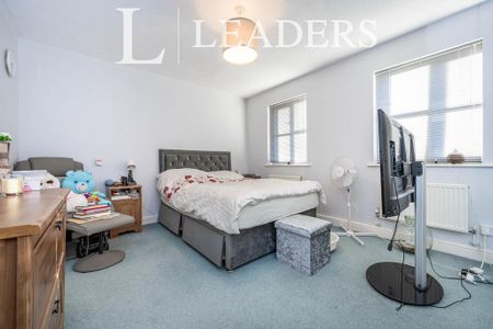 4 bedroom detached house to rent - Photo 5