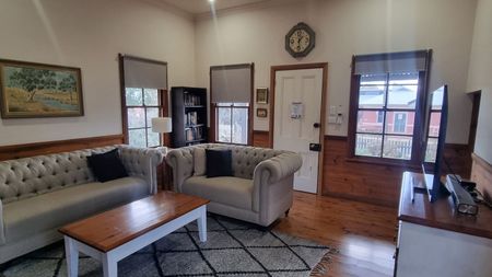 Furnished Gem with a Rich Heritage: A Remarkable Rental in Gulgong - Photo 2