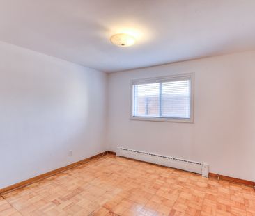 Superbe 5 et demi dans un triplex (Ahunstic) - Photo 2