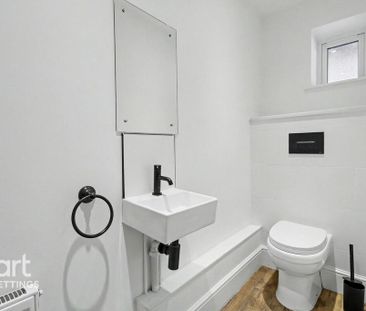 4 bedroom end of terrace house to rent - Photo 6