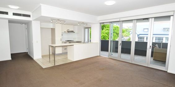 Convenient Living: Modern Apartment for Rent in Fortitude Valley - Photo 3