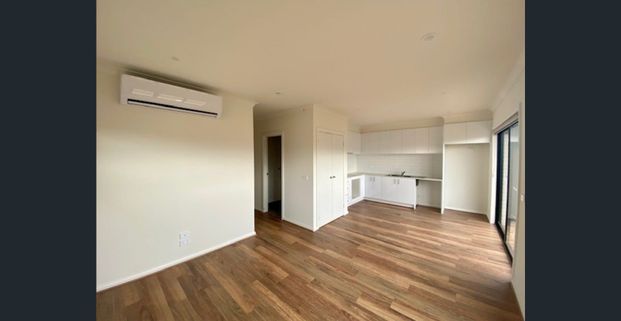 Modern House - Photo 1