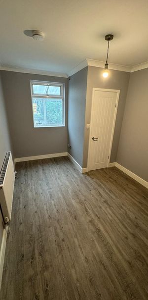 Queen Anne Avenue, London, BR2 0 - Photo 1