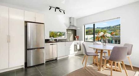 Welcome to 232 Main Road, Tawa - Photo 2