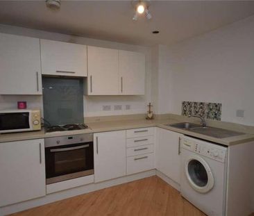 Harding House, Swindon, Wiltshire, SN1 - Photo 3