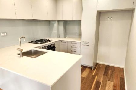 Modern comfort in heart of Balmain - Photo 4