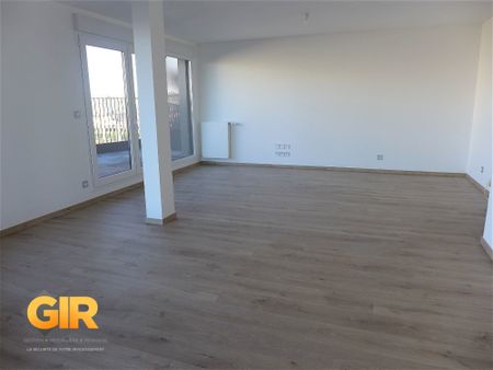 Location Appartement 3 pièces 71m² CESSON SEVIGNE 35510 - Photo 2