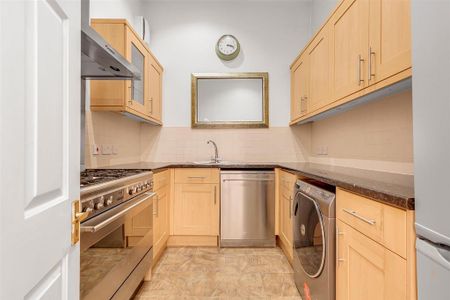 2 bedroom flat to rent - Photo 5